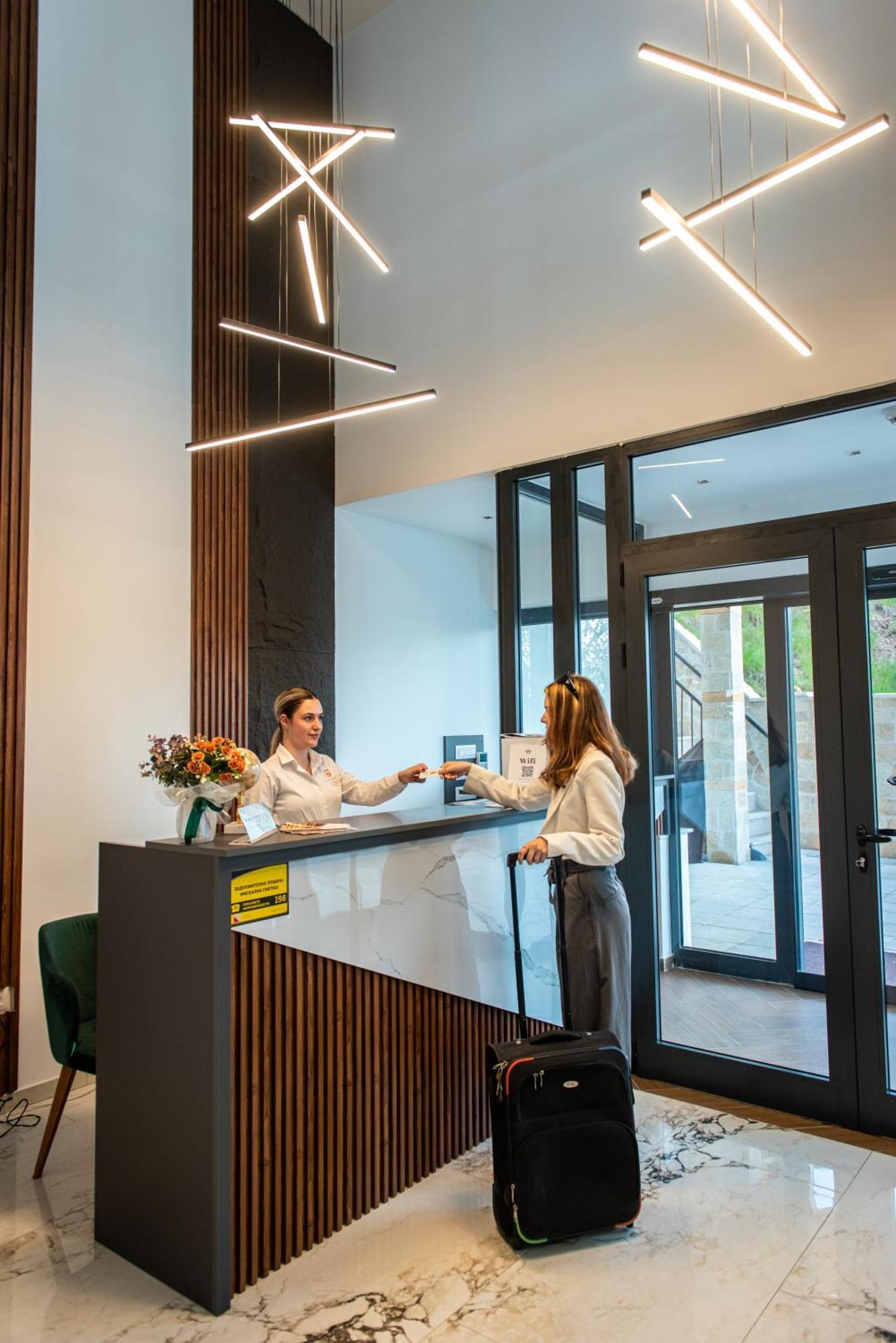 Dishli Hotel & Spa Struga Bagian luar foto
